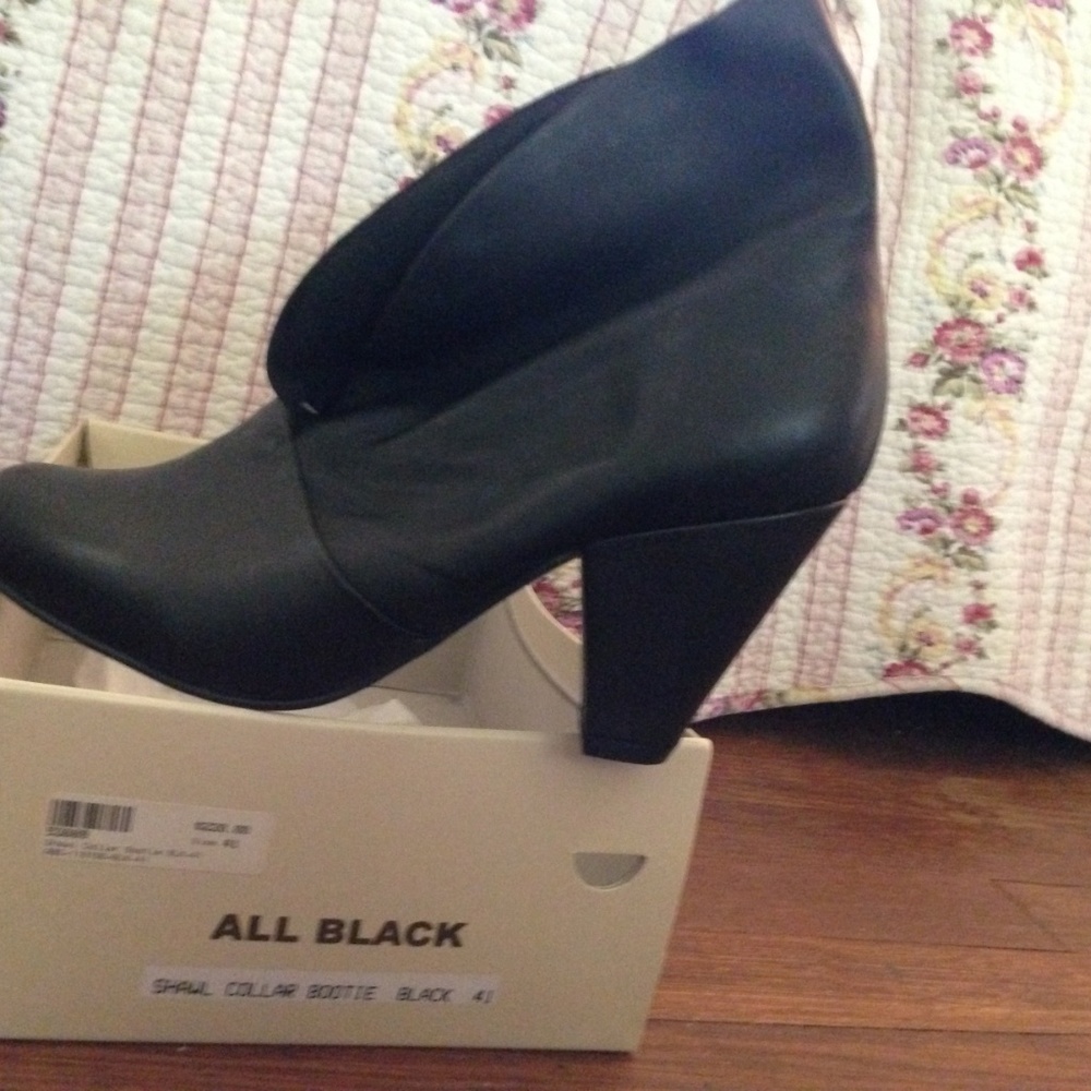 Bootie ALL BLACK Shawl collar Size EU 41 US 10 - Picture 4 of 4